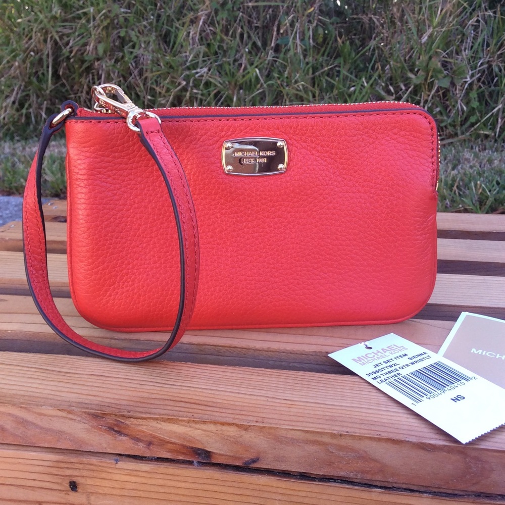 Michael Kors Leather Jet Set Medium Wristlet